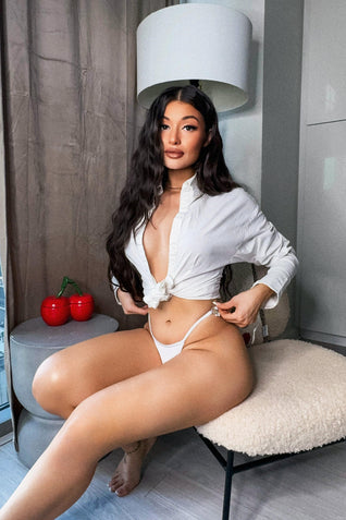 Julia Tanga - Weiß